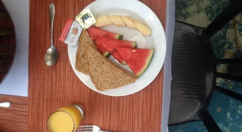 Bar-B-Barn Beach Hotel