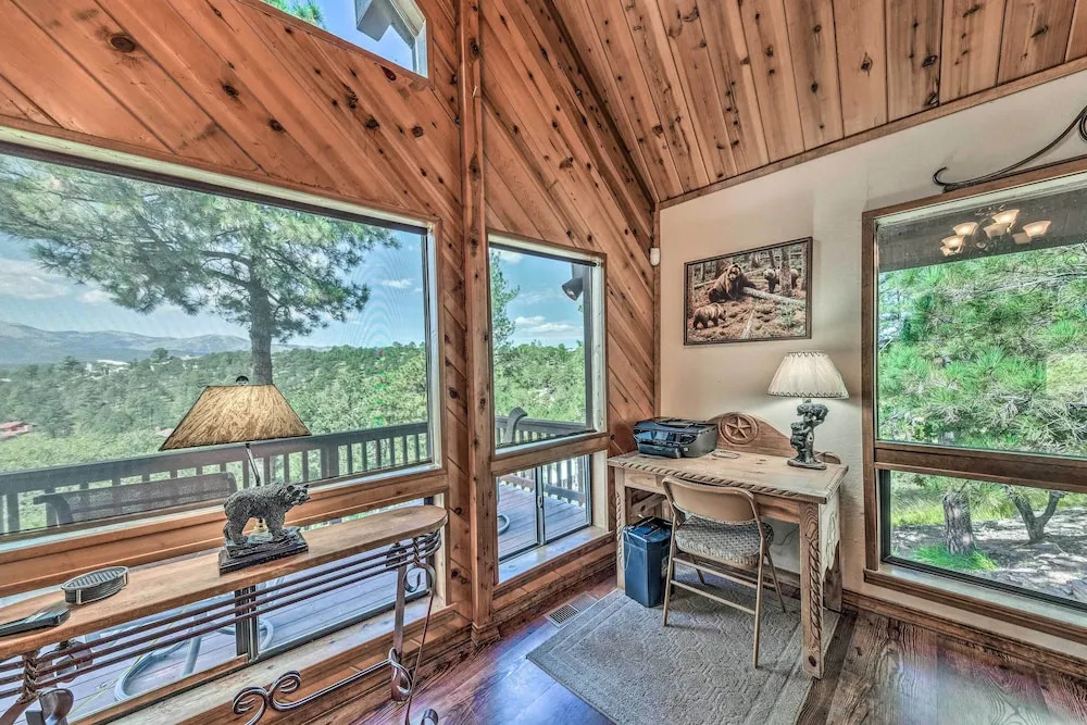 Tranquil Ruidoso Cabin w/ Private Hot Tub!