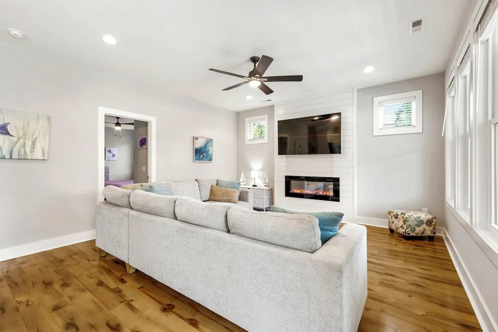 Family Home on Oak Island: 1 Mi to Beach & Pier!
