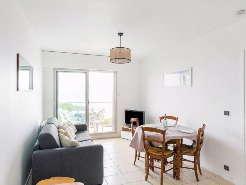 Villa Claire Neurazy 25327