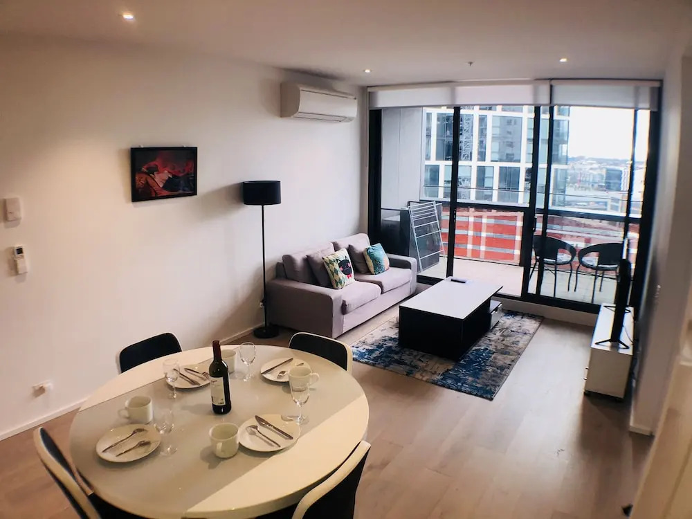 Melbourne CBD Victoria Harbour Short Stay Service Apartments