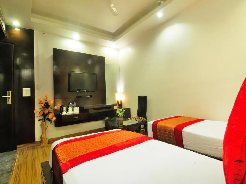 Hotel Dev Plaza