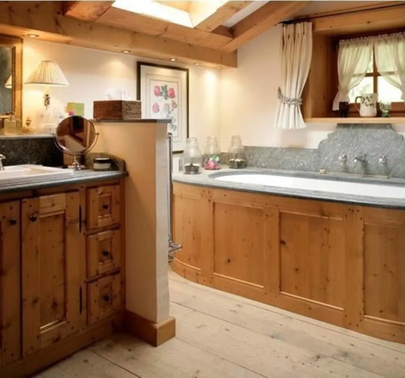 Cozy fully serviced Twin Chalets