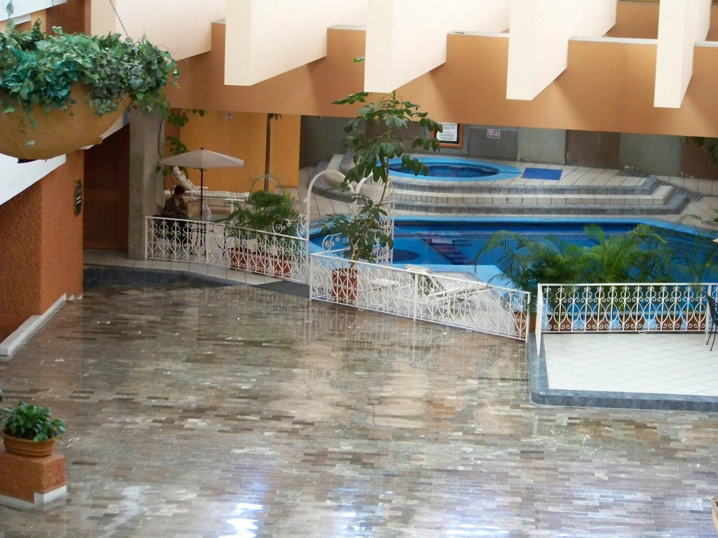 Country Plaza