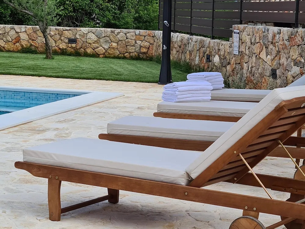 Lulu in Dobrinj With 4 Bedrooms and 4 Bathrooms