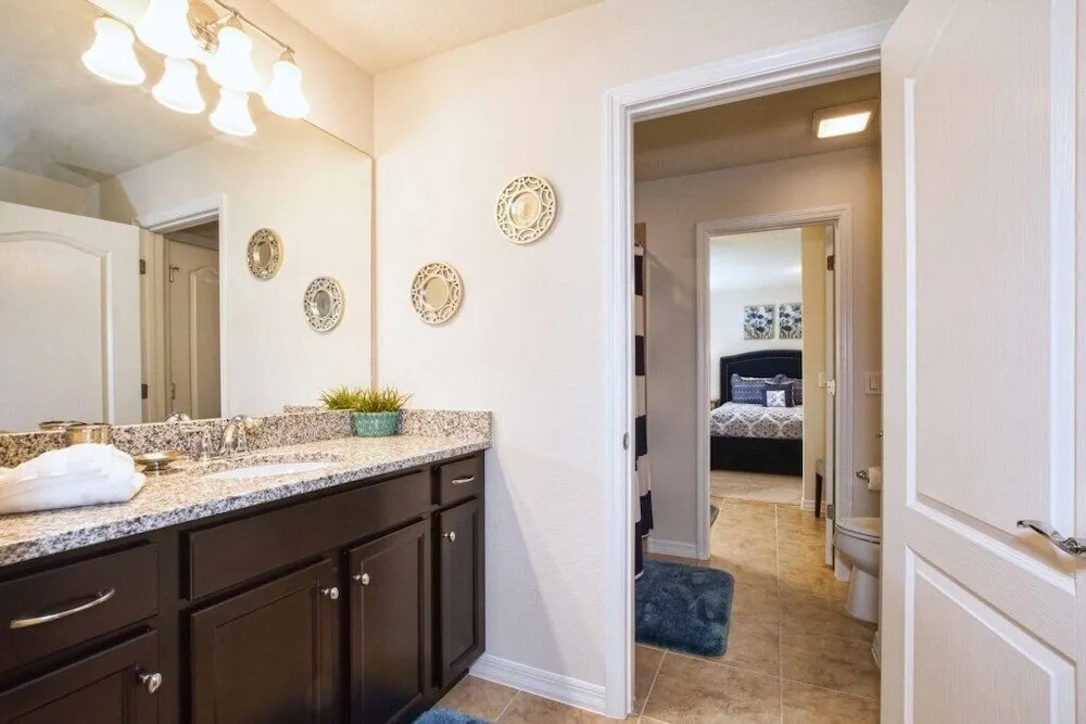 Windsor at Westside-8 Bedrooms House W/pool-3719ww Home