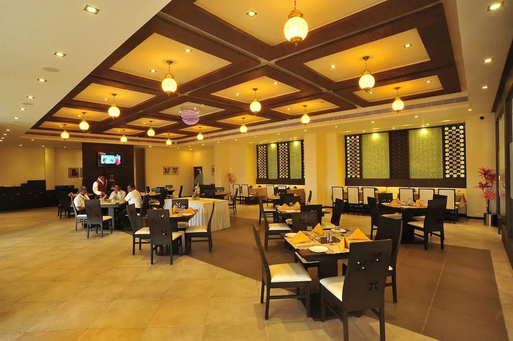 Le Tokyo Hotel Sanand