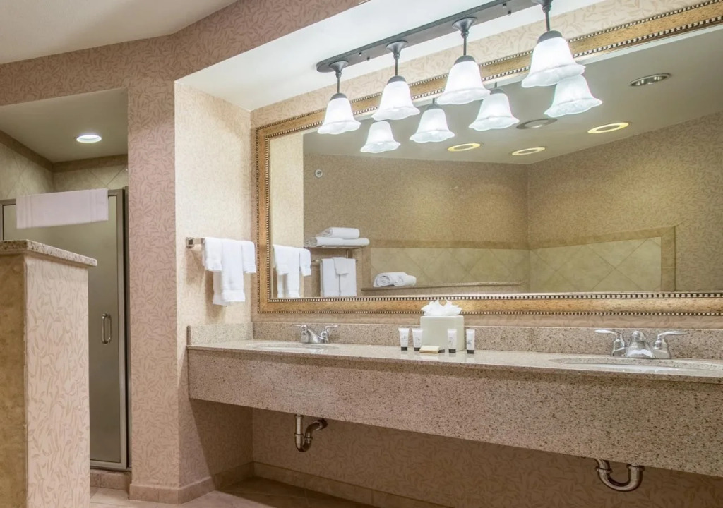 Red Lion Hotel Pasco Airport & Conference Center