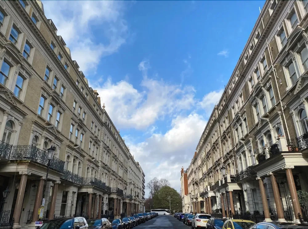 Unique Period Apartment In Kensington