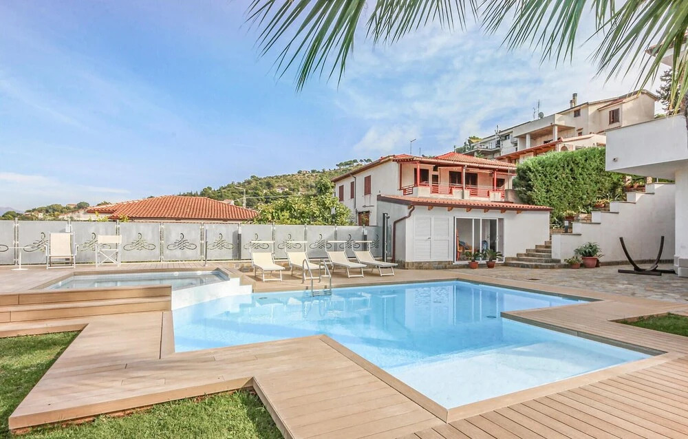 Amazing Apartment in S.maria Di C/te SA With 1 Bedrooms, Wifi and Outdoor Swimming Pool