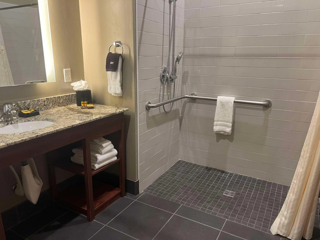 Best Western Plus Landmark Hotel