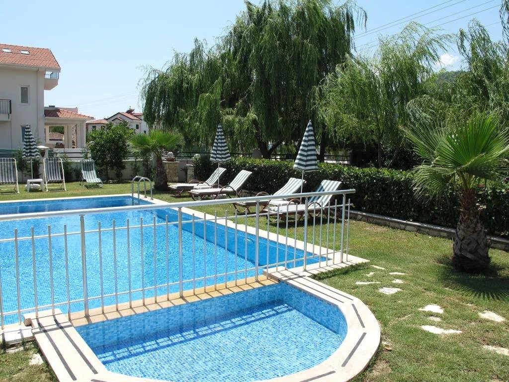 Crescent Villa