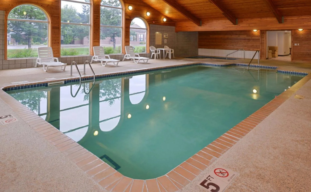 HomeTown Inn