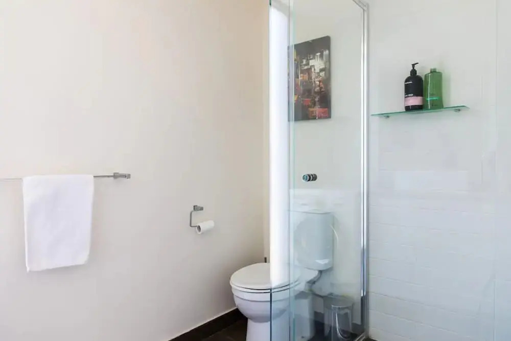 Trendy 2 Bedroom Townhouse In Melbournes Richmond