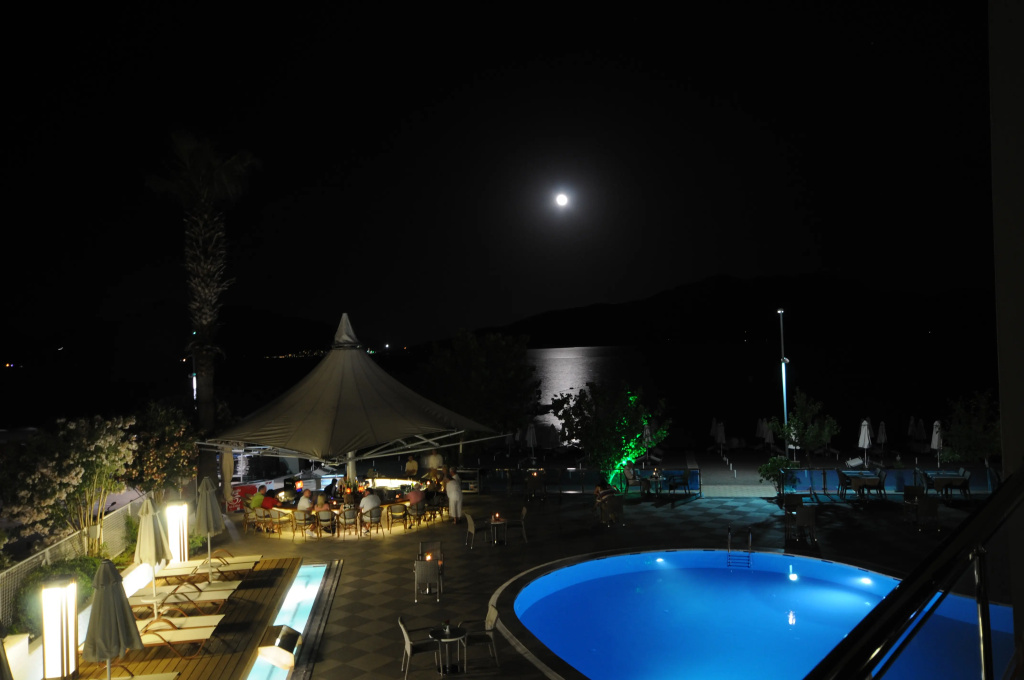 Sunrise Hotel