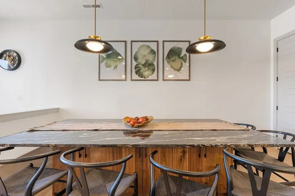 The Fish Bowl 6 Bedroom Townhouse