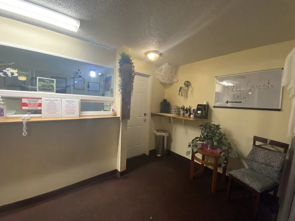 Auburn Motel