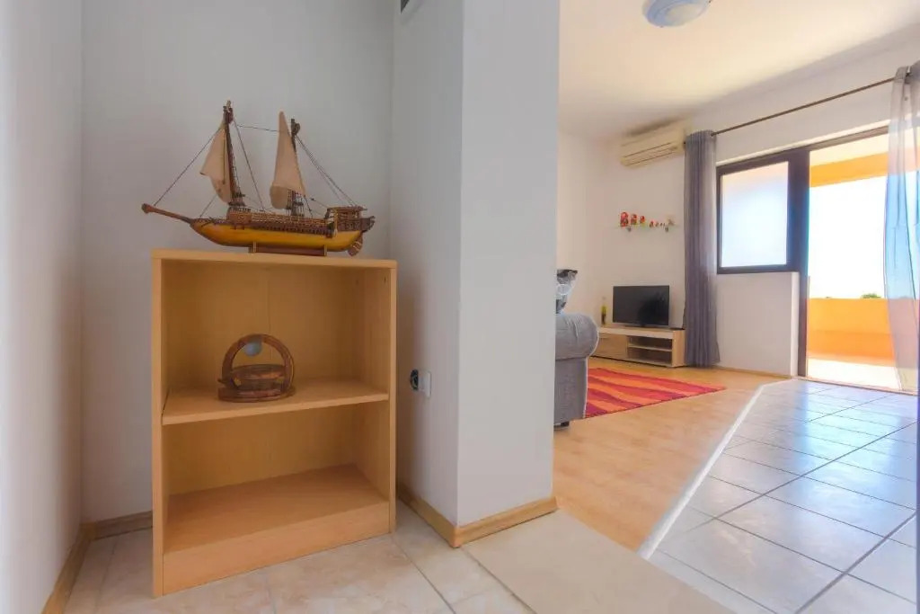 Apartment Ema