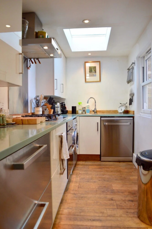 3 Bedroom Cottage in Kensington Sleeps 6