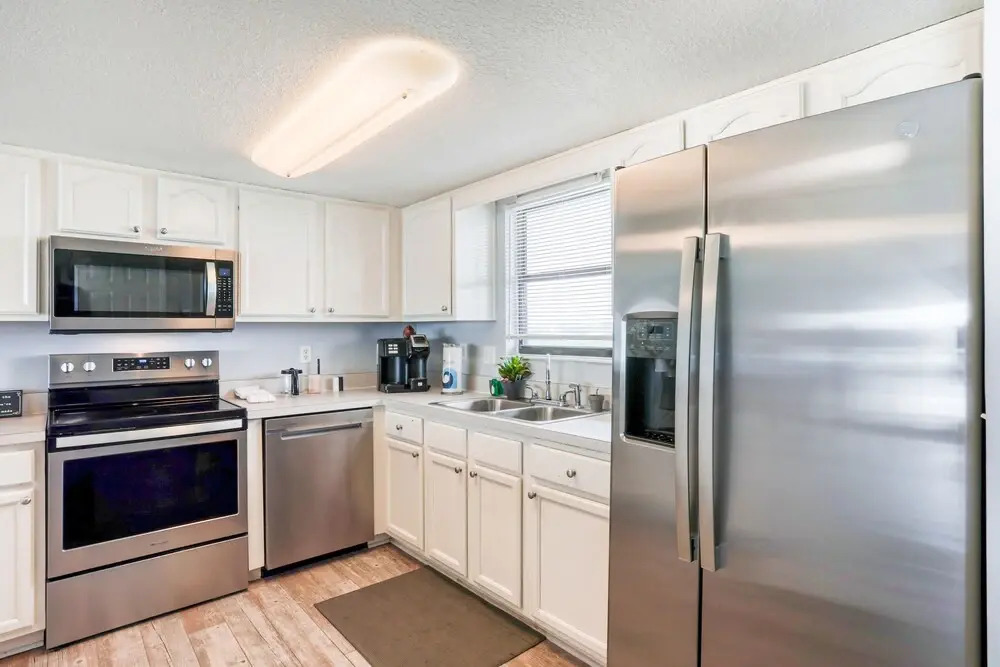 Beachfront Getaway With Ocean Views, Washer/dryer & AC - Snowbirds Welcome