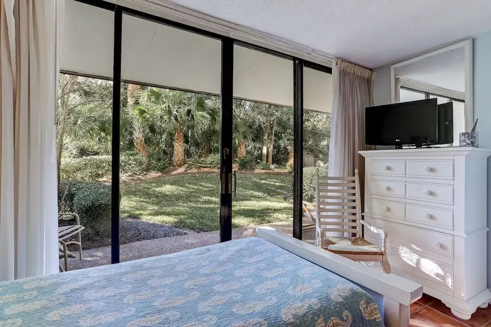 Pet Friendly 2 Bedroom Villa with Pool - Captains Court