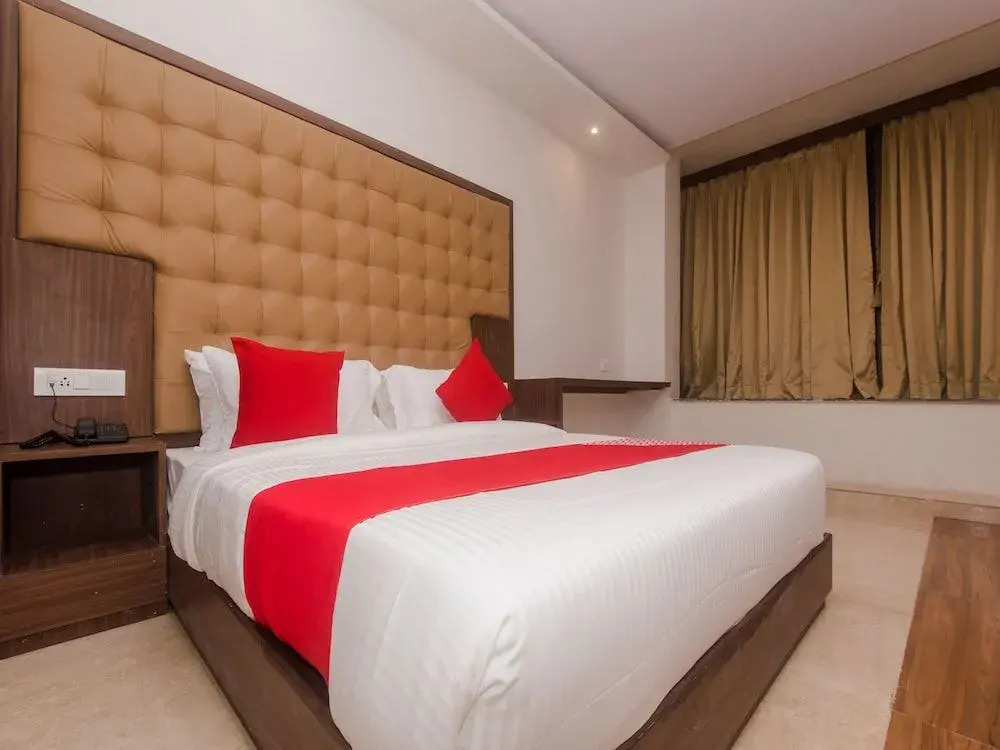 Отель Pearl BKC Inn