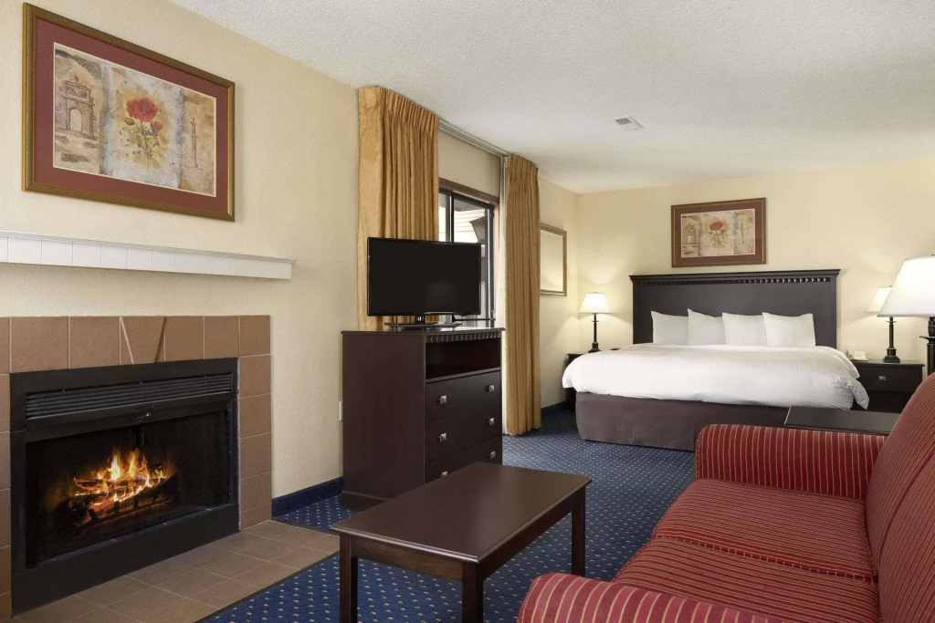 Stay Inn & Suites