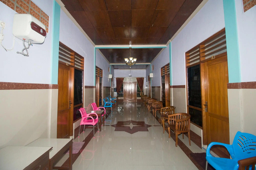 RedDoorz Syariah near Alun-Alun Bojonegoro