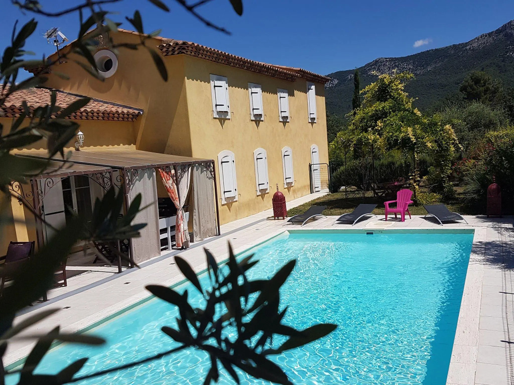 Idyllic Villa in Trets with Private Swimming Pool