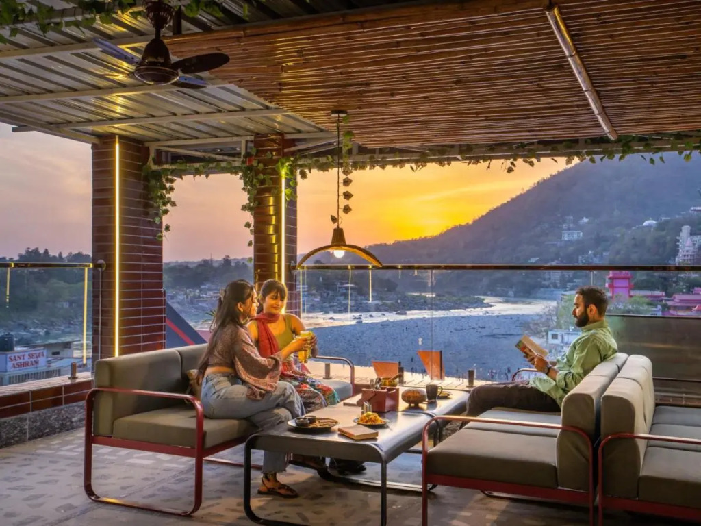 The Hosteller Rishikesh, Ganges