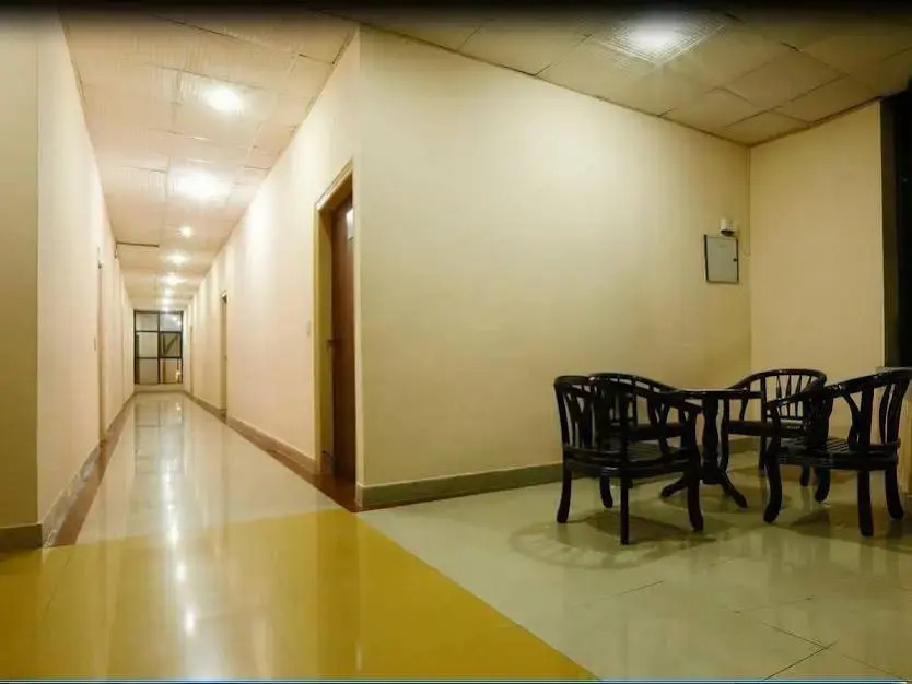 Hotel Anand Lok
