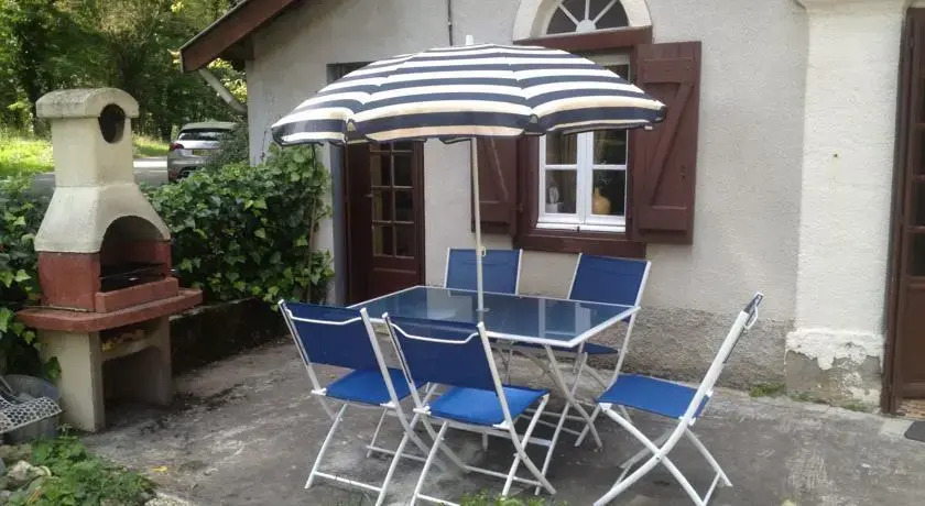 Le Chapeau Cloche