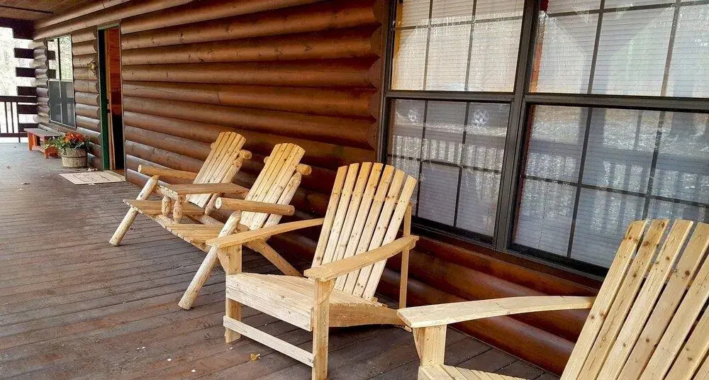 Leave It Behind 3 Bedroom Cabin by RedAwning