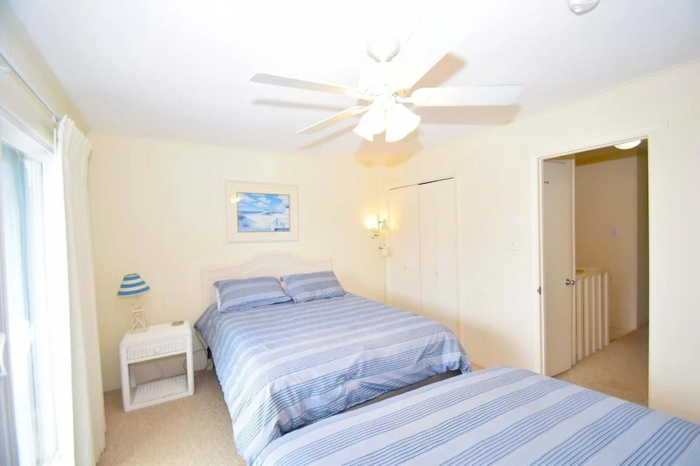 Vantage Point 5 2 Bedroom Townhouse by RedAwning