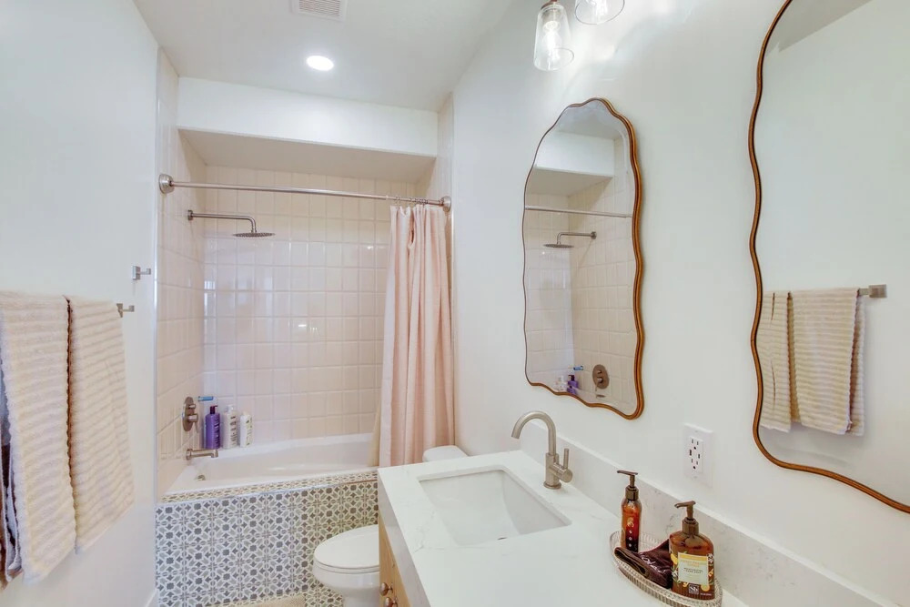 Luxe Retreat w/ Theater Room: Walk to Bear Lake!