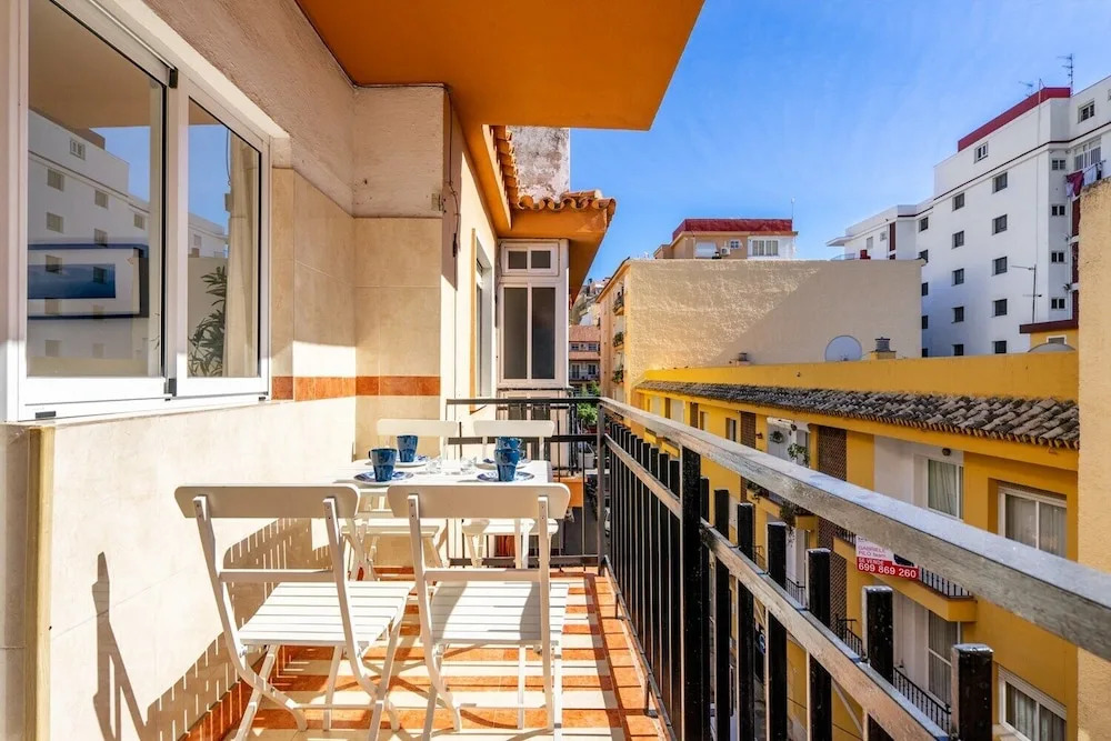 Large Apartment in Prime Location in Fuengirola Ref 98