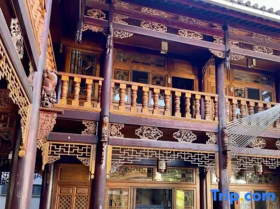 BaiSuiYuan Inn Tengchong Heshun