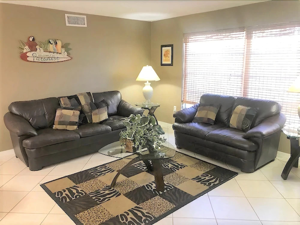 313 Canal Duplex 2 Bedrooms 2 Bathrooms Duplex