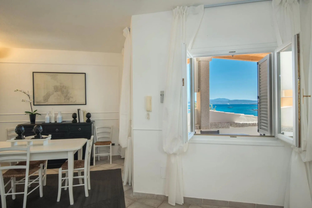 Elegant apartment is consisting of two comfortable double bedrooms (one double and one with 2 single-S'ABBA 22