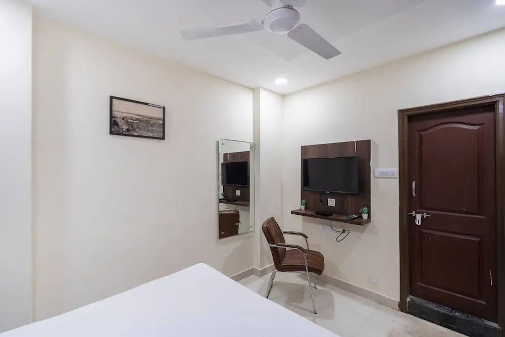 Hotel Voila Atnest Suites Kokapet, Business Hotel