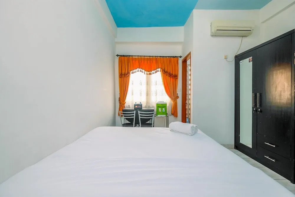 Cozy Living Studio Apartment At Margonda Residence 1