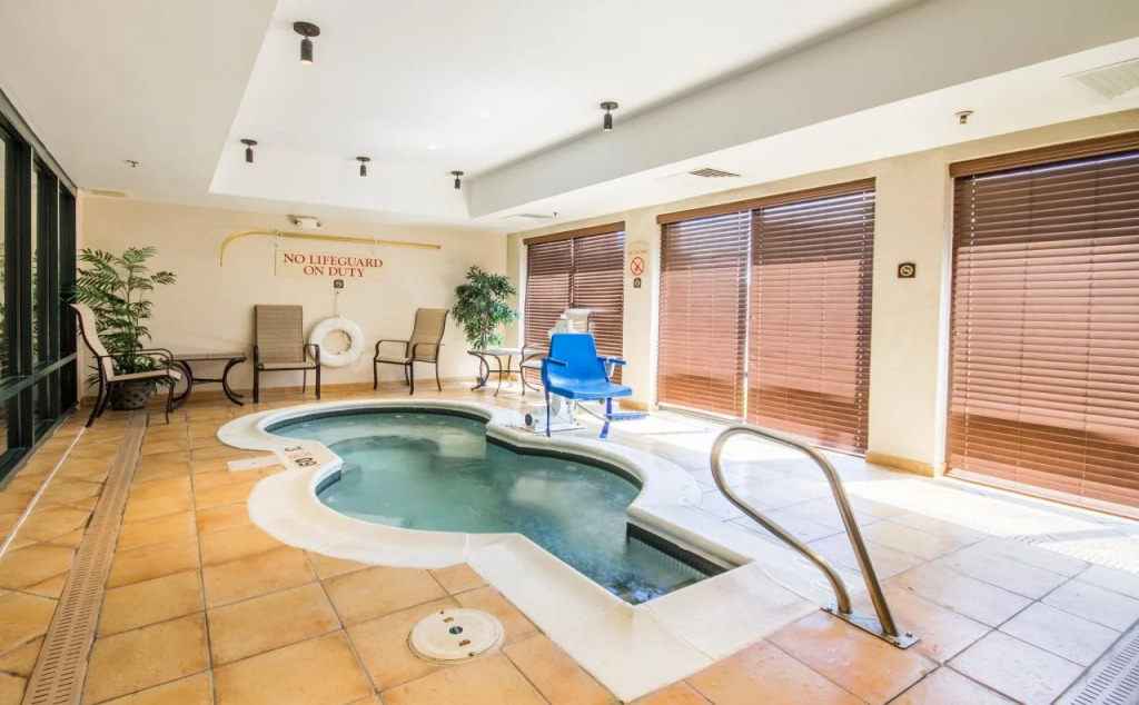 Holiday Inn Express Hotel & Suites Auburn by IHG