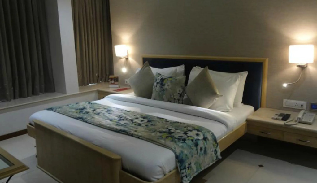 Hotel Suncity Apollo - Gateway Of India