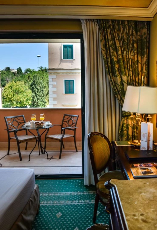 River Chateau Hotel
