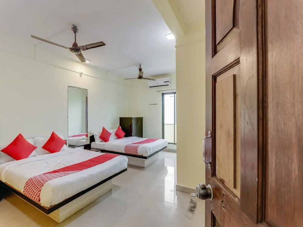 Collection O 30095 Nauroji Nagar Marg