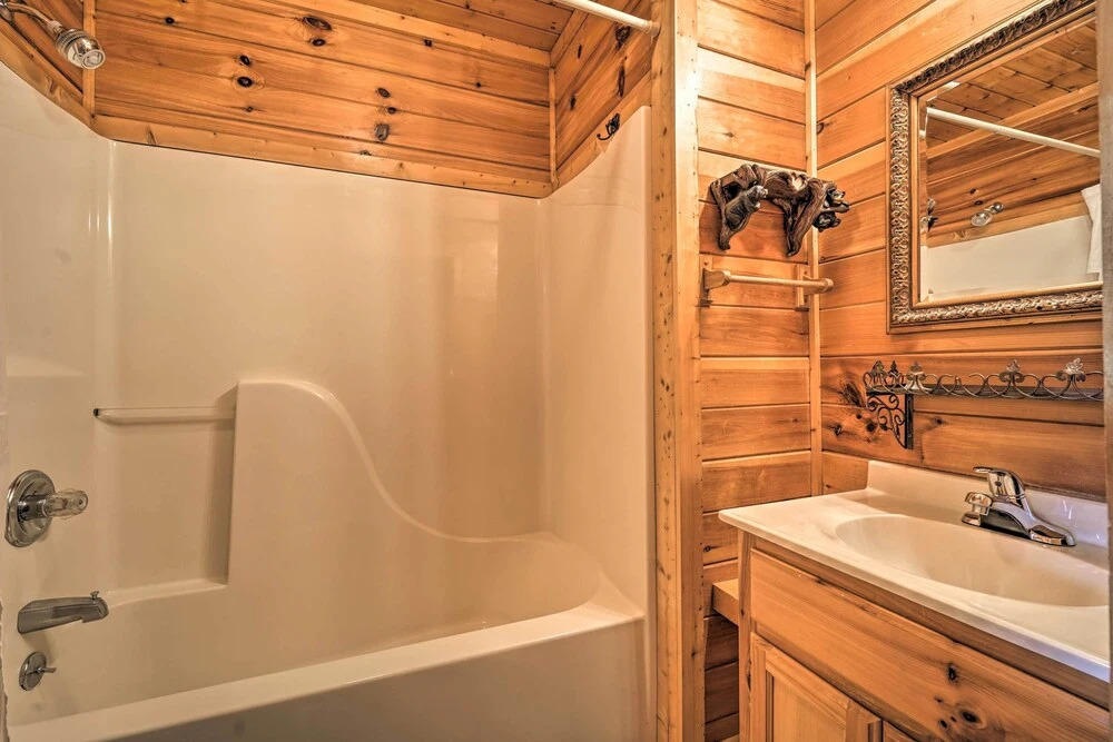 Scenic Sevierville Cabin: Hot Tub, Panoramic Views