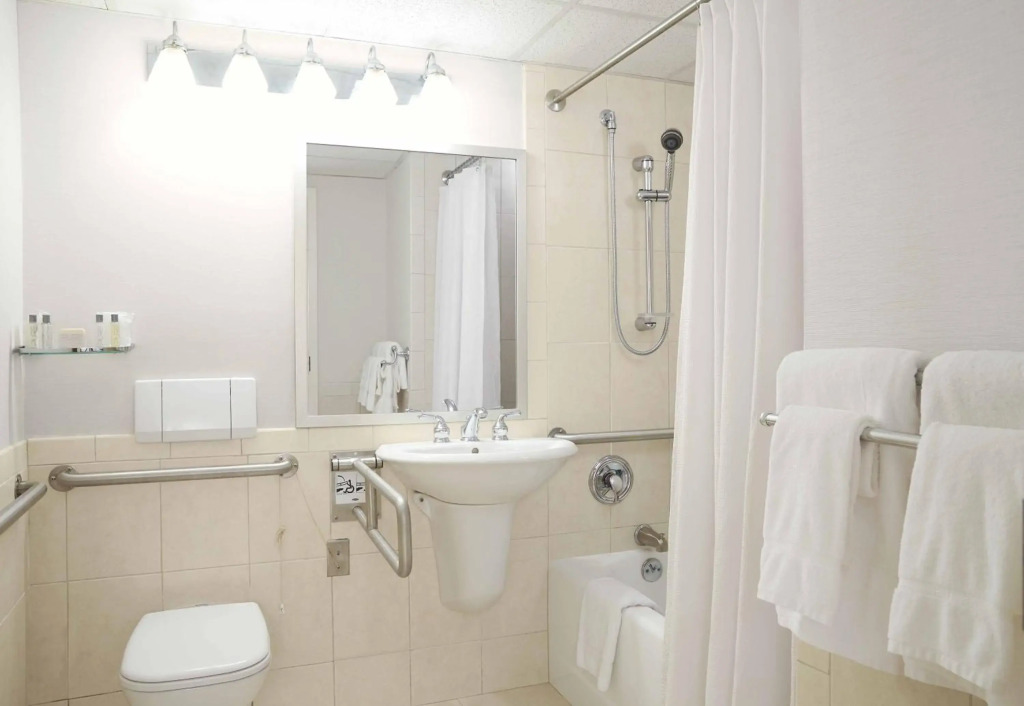 Ethan Allen Hotel
