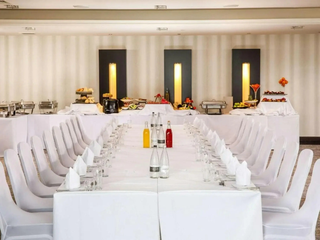 Holland House Hotel Cardiff By Sunday