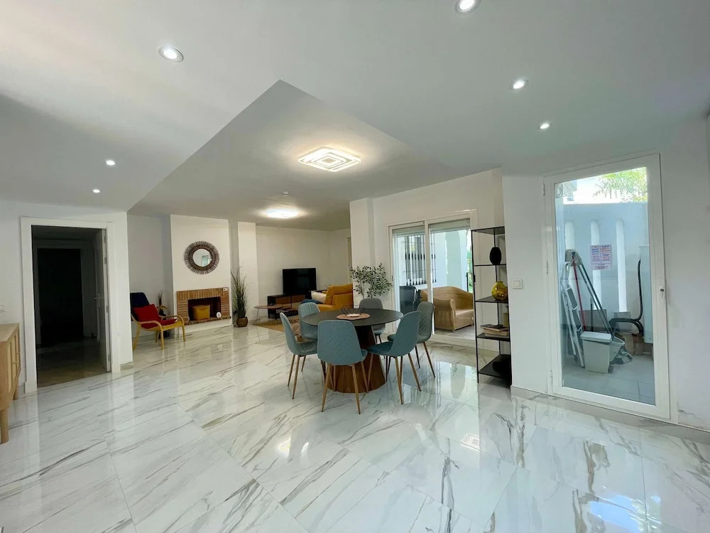 Modern 3 Bedroom Pool Access Apartment F-7