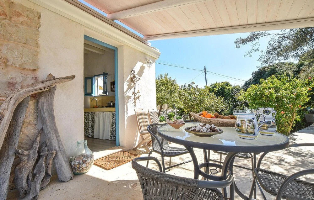 Stunning Home in Cava D'aliga With 1 Bedrooms, Wifi and Outdoor Swimming Pool
